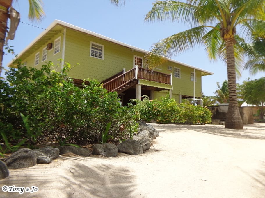 Front Entrance to Reef Point Beach House