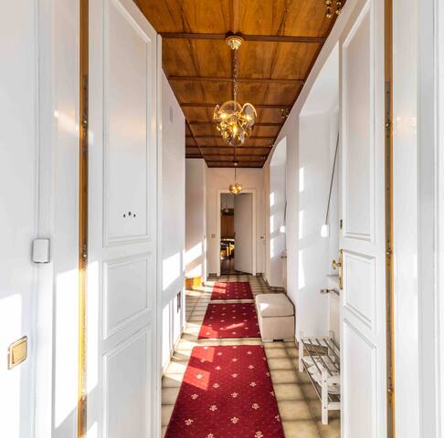 Hallo Vienna Suite Apartment Nr.9 gallery image 2