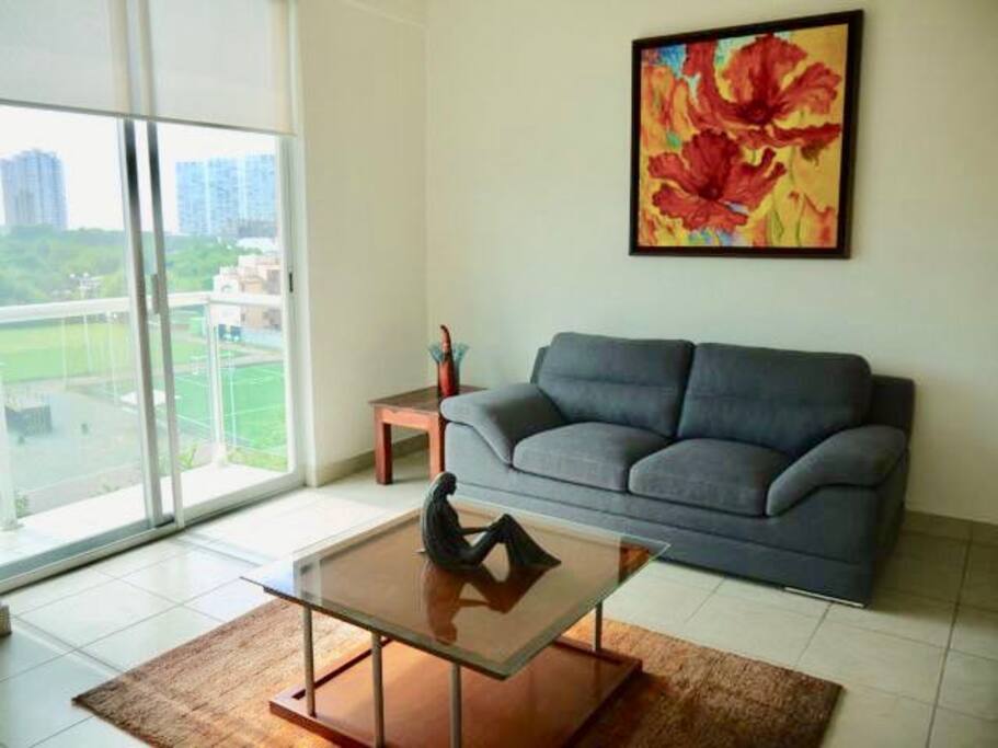 SALA VISTA A LA MONTAÑA