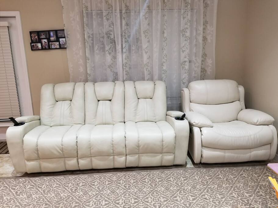 Living room (has TV)