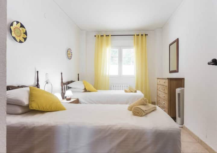 卧室3 ：两张单人床