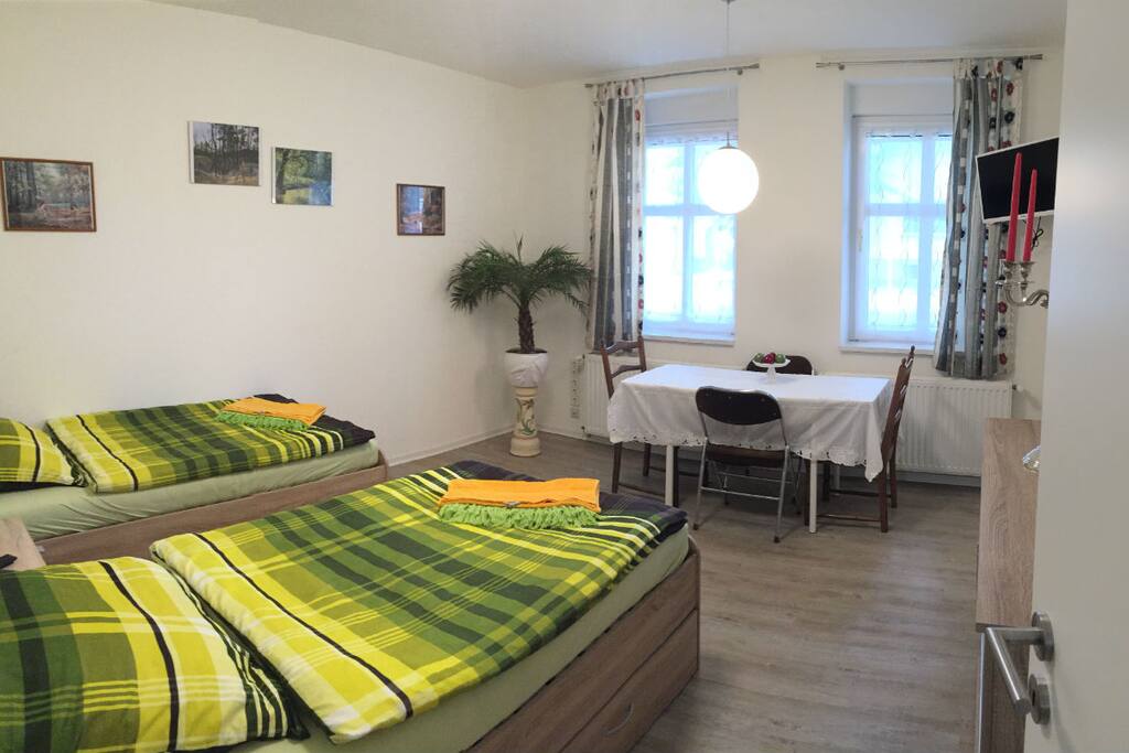 Erstes Schlafzimmer