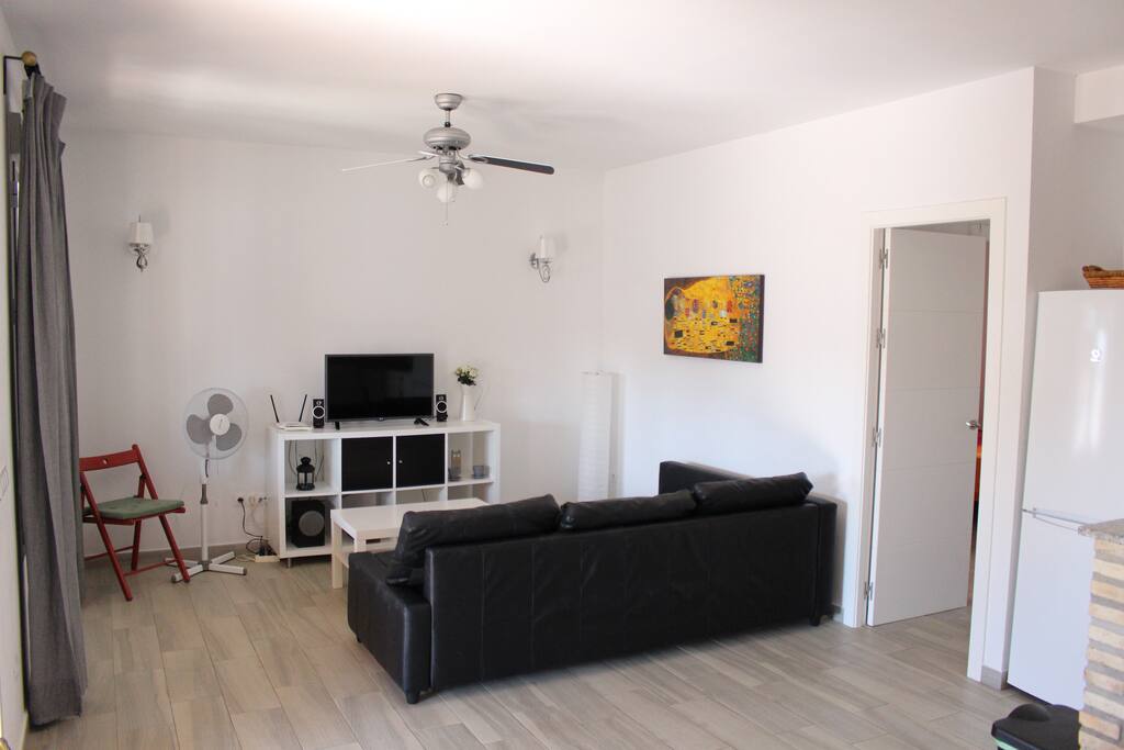 Lounge area with double sofa bed