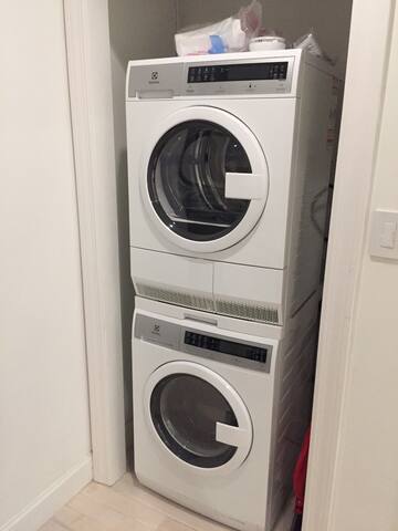 SEXY Grand Central Modern CHIC BRAND NEW PARK AVE gallery image 4