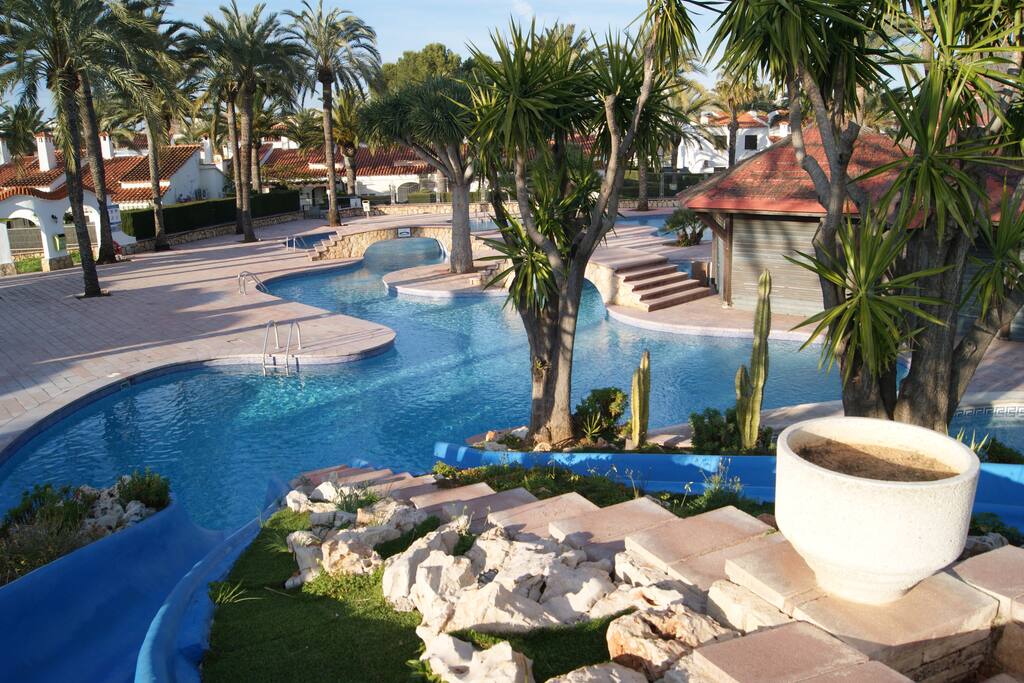 Piscina de toboganes