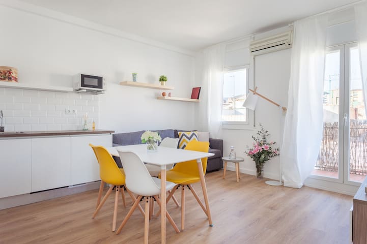 Remodeled penthouse in Gracia *Bcn*