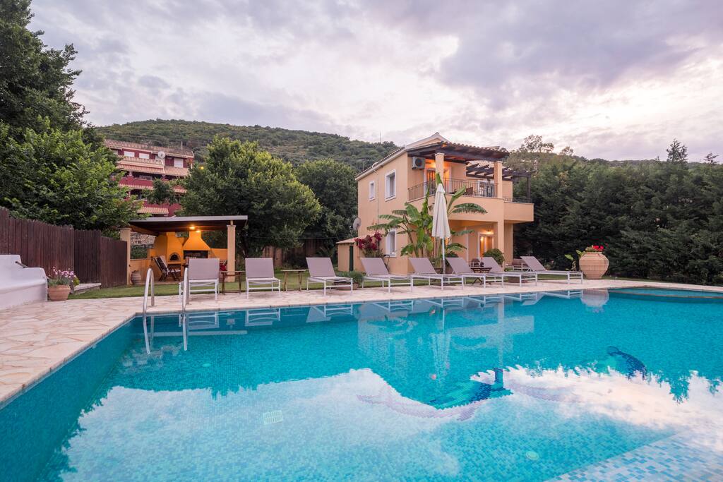 Beach House Villa Apraos Kalamaki swimming pool