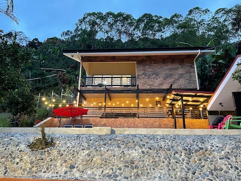 Eco Retreat in Orosi: Comfort in the Mountains