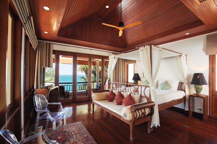 Villa Sunyata - Master Bedroom #2 with Sea View