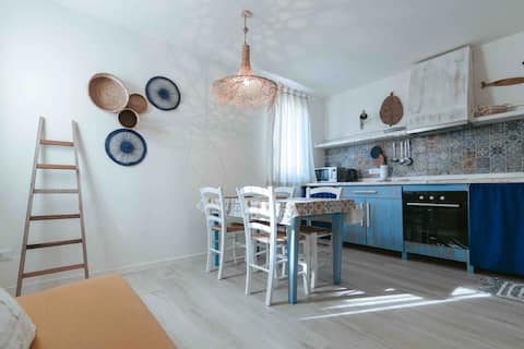 Alessandro's Home 
027008-LOC-02282