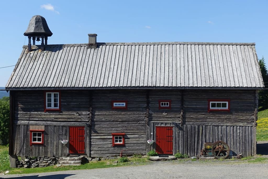 Stabburet er opprinnelig fra 1750., betydelig oppgradert de siste årene.
