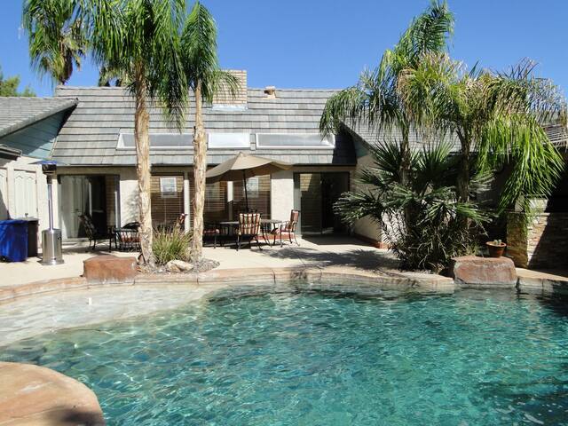 Tropical Estate&Guest Apt Hockey tickets available gallery image 4