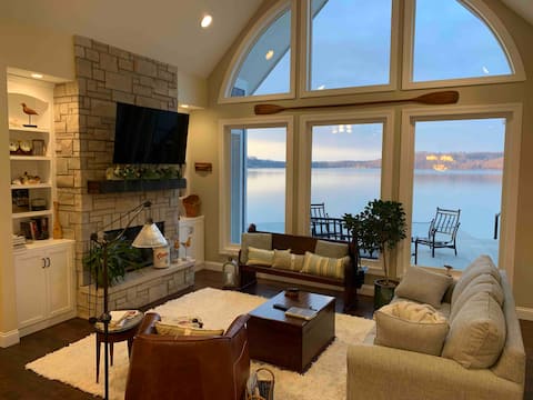 Luxury Lake House - IU events and graduation