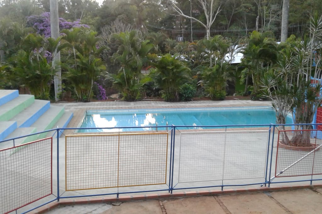 Piscina média
