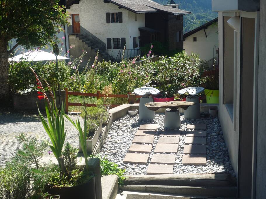 Terrasse privative sur rue
