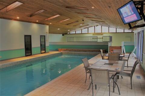Indoor Pool Basketball-Pickleball Ct Outdoor pool
