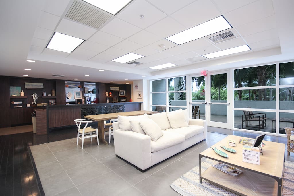 CLUB ROOM