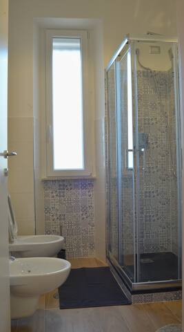 Affittiamo camere nuove,panoramiche su San Pietro gallery image 5