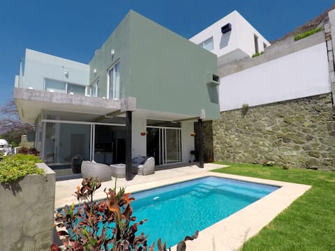 Top performing Airbnb: Modern Casita in San Juan Cosalá in Chantepec (El Chante)