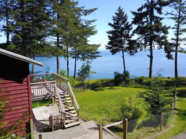 Bellhouse Seaside Cottage Waterfront Galiano Cabins for Rent in
