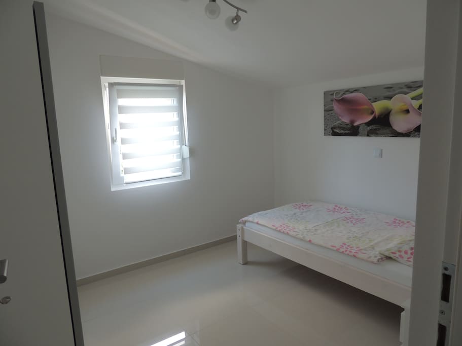 Schlafzimmer 2