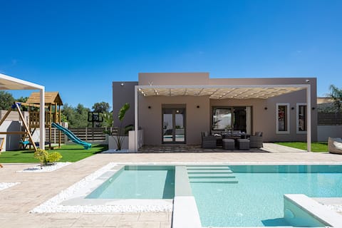 Koin Villa Sunset,  with Heated Pool & Whirlpool