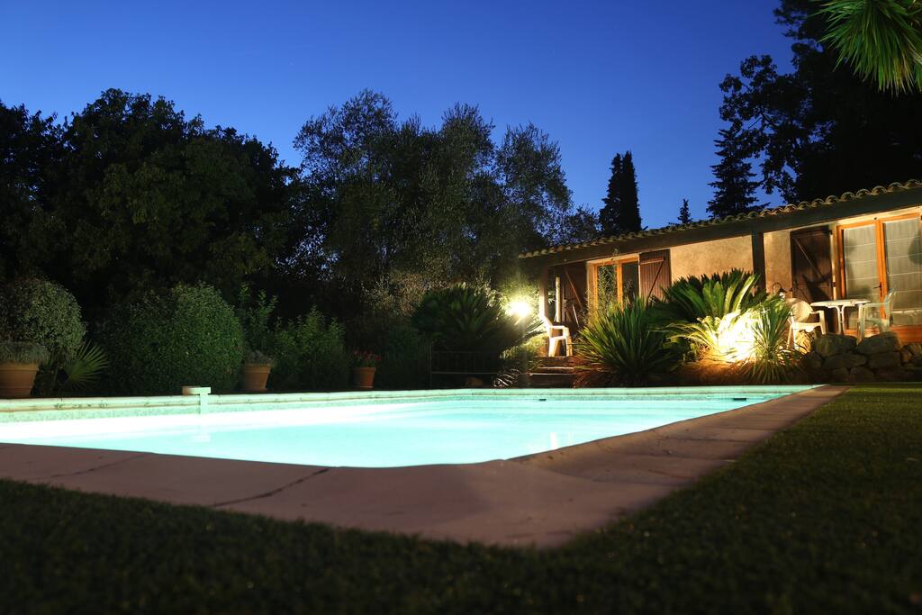 Piscine le soir