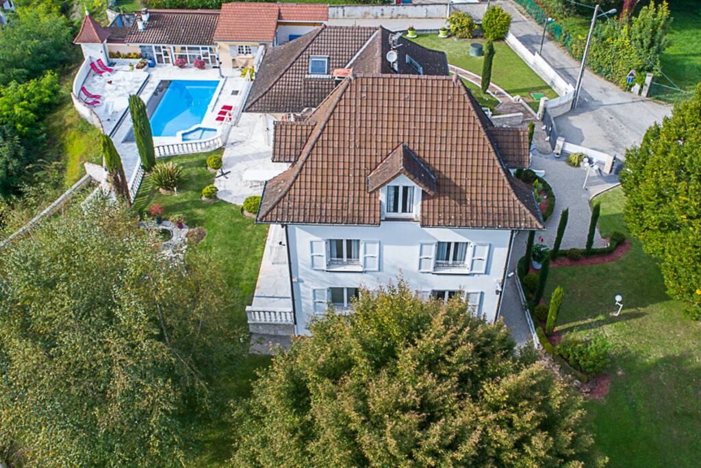 vue aérienne de la propriété