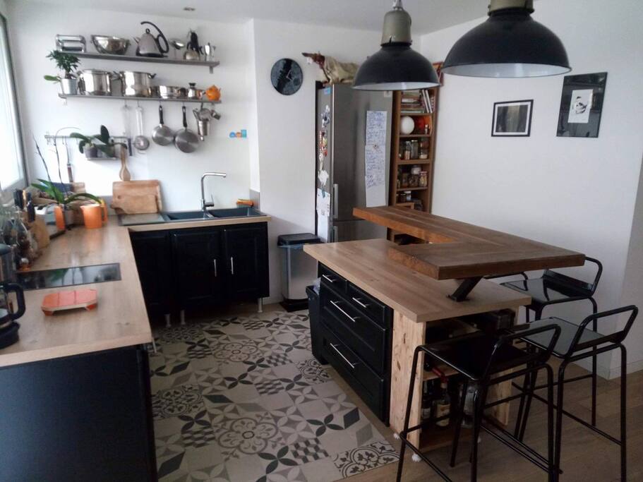Cuisine ouverte sur le salon - Electroménager neuf - Nous avons également une autre cuisine à l'extérieur.
