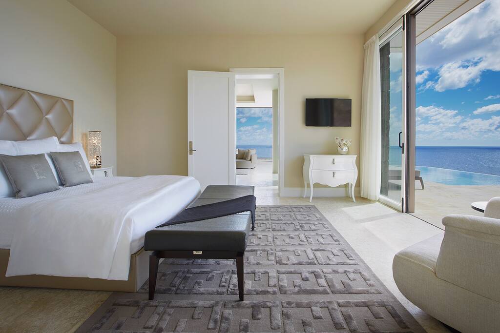 Cliff Penthouse Suite Master Bedroom