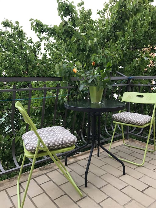 sweet balcony to enjoy :)