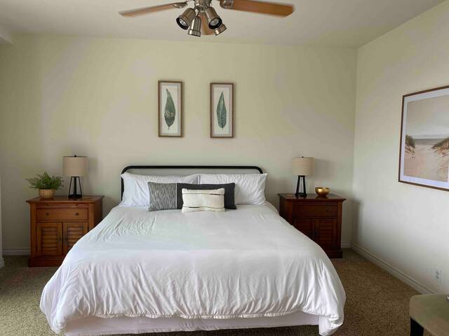 “uh-maze-ING!” Walk to Beach, Restaurants, View gallery image 4