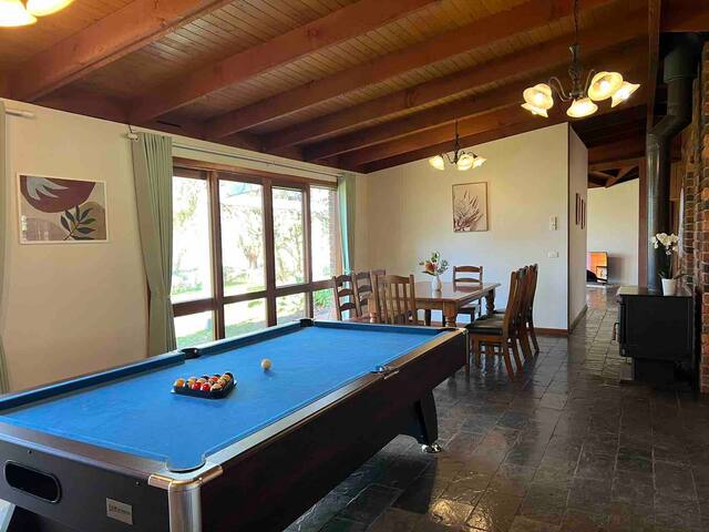 Charming Semi-Farm Escape with Spa in Cranbourne gallery image 4