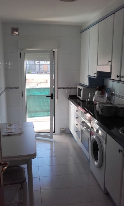 Cocina completamente equipada