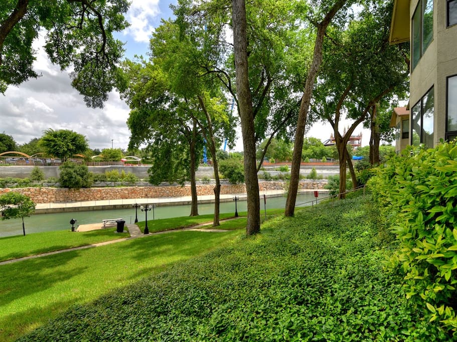 One of a kind views of the gorgeous Comal River! Even better, Schlitterbahn Waterpark is just across the river!