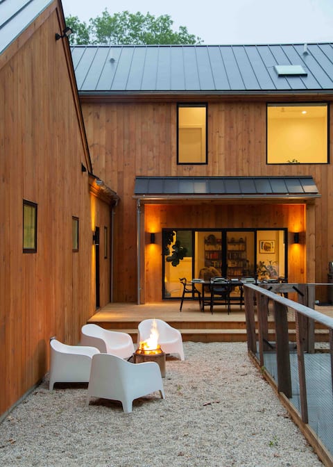 Moody Pond House: Mohawk Ski Mountain Getaway