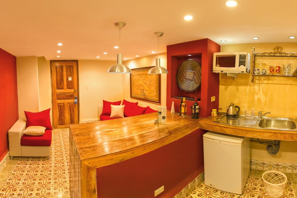 Con una pequeña cocina-pantry