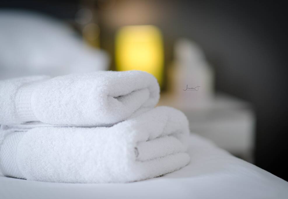 Fresh bath and bed linen changed weekly