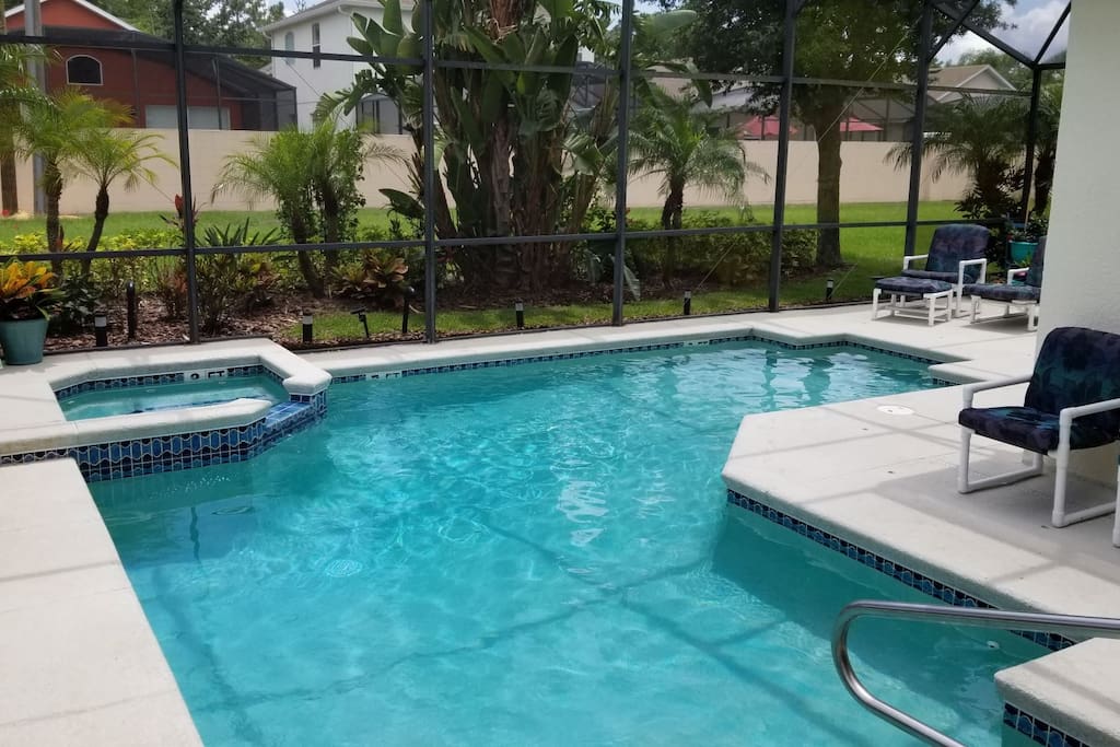 Minnie`s Sunshine Retreat Pool and Spa