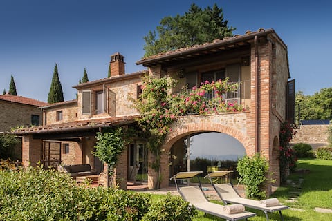 Villa Mandorlo in the heart of Tuscany