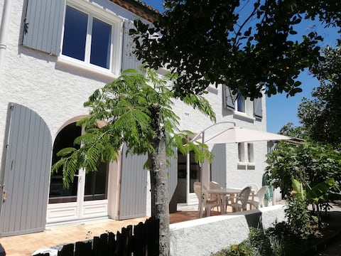 Villa near the port of Trèbes with heated pool