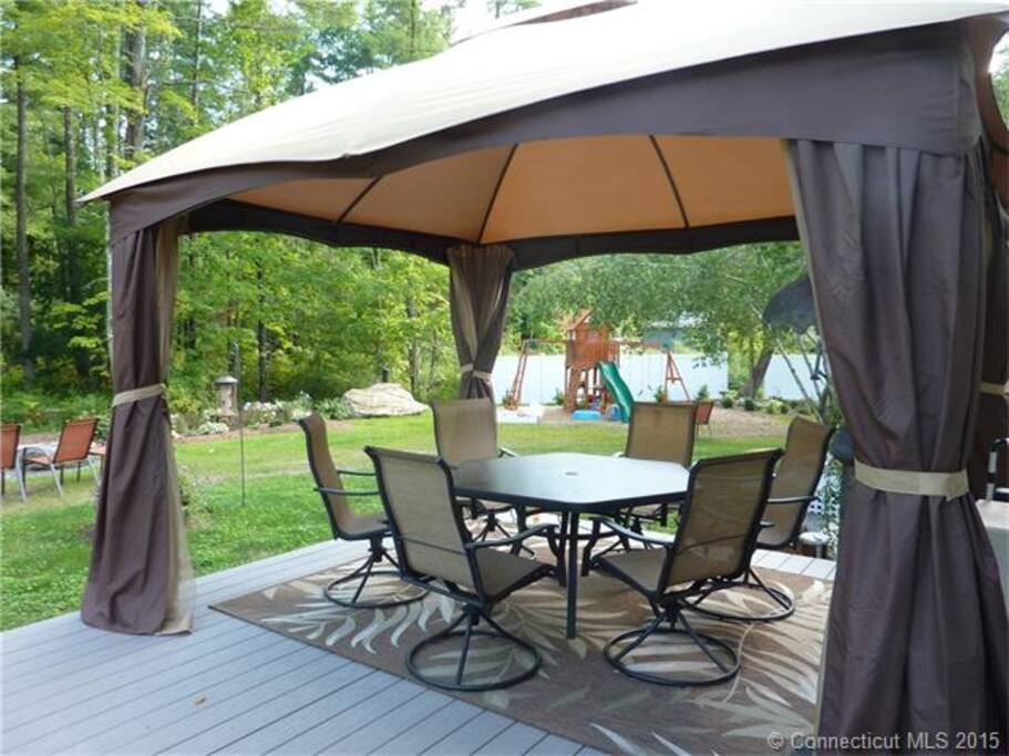Outdoor space to relax or eat
