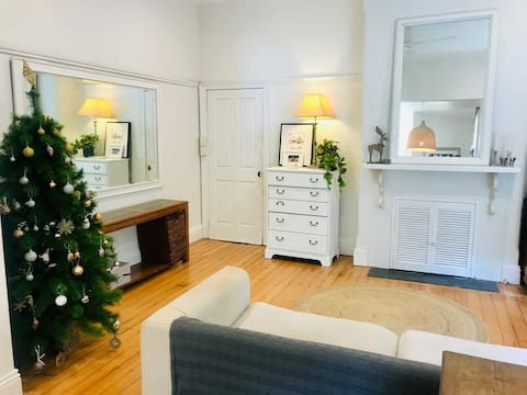 Sydney Harbour Cottage