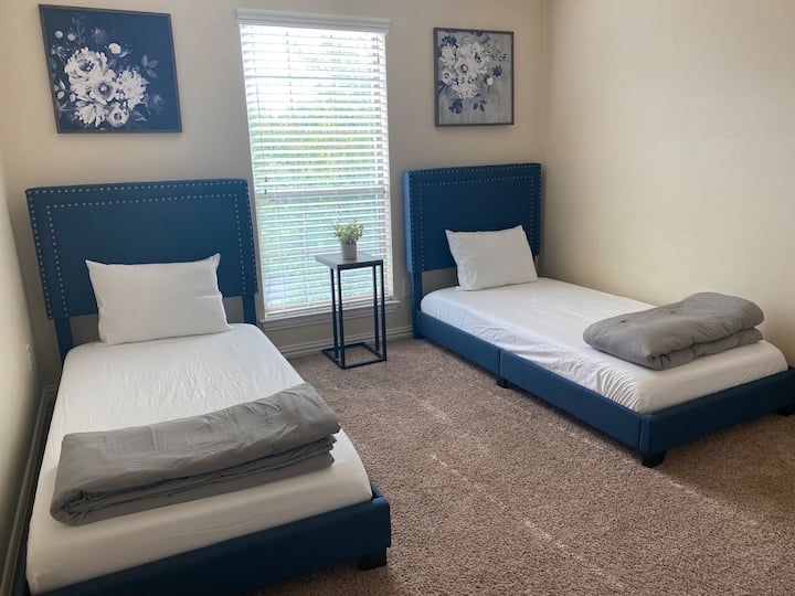Women. Shared. Bed B Townhouses for Rent in Irving, Texas, United