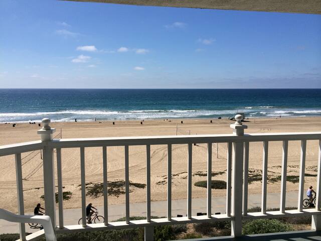 Beachfront Home On The Strand Near Pier gallery image 5