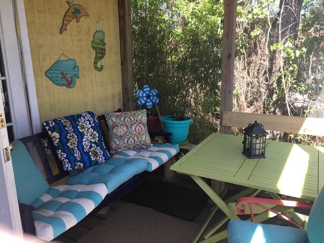 4 blks to toes in sand/ocean-Back