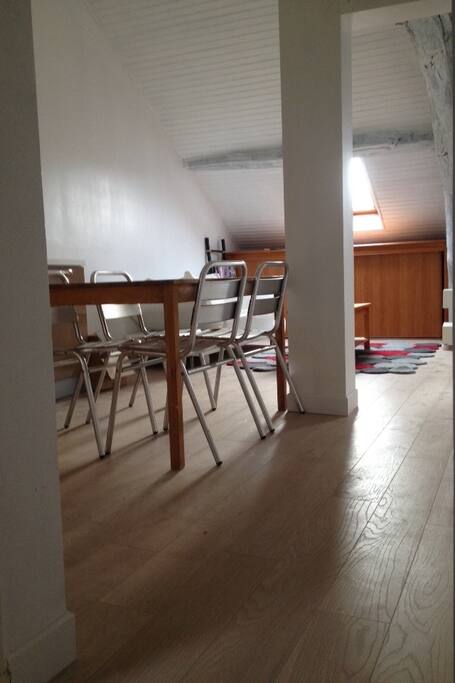 Très belle hauteur sous plafond