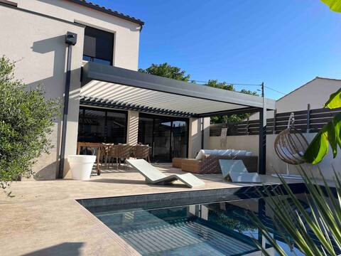Villa in quiet village and close to the sea