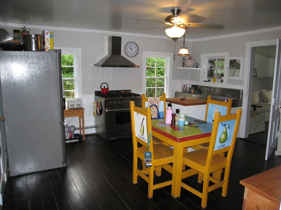 Eat In Kitchen