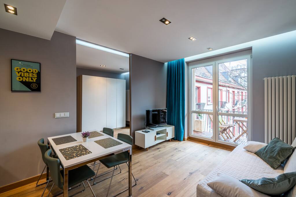 Living room & kitchen
